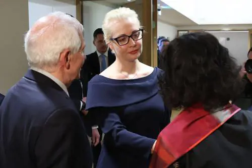 "X" blocca Yulia, l'ombra dei troll russi