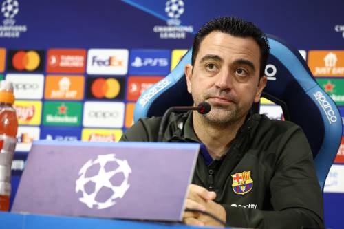 È caccia alla talpa nel Barcellona: Xavi controlla i telefoni dei calciatori