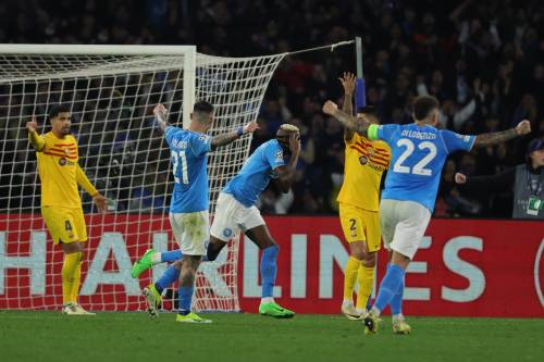 Il nuovo Napoli di Calzona strappa un punto al Barcellona: decisivo Osimhen