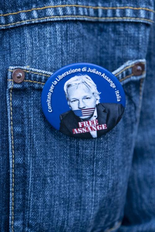 Assange non è Navalny. Ma l'America non sia come la Russia