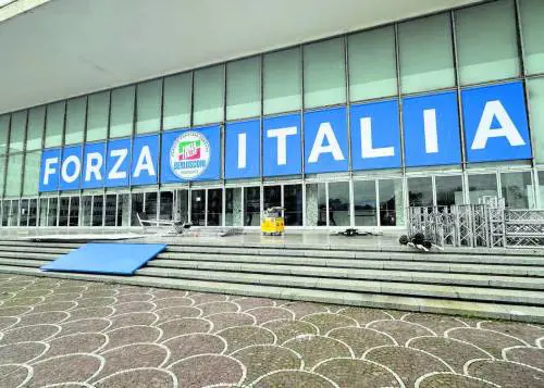 Fi a congresso nel segno del Ppe. Nuovo ingresso: un senatore M5s