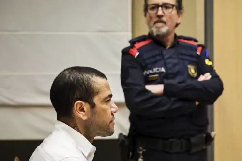 Libertà vigilata per Dani Alves, la cifra record della cauzione 