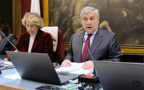 L'Italia non molla Kiev. "Accordo di sicurezza". Fazzolari agli alleati: "Sostegno garantito"
