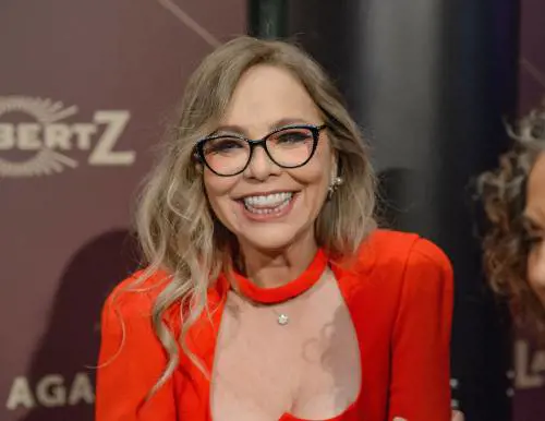"Sono single da 12 anni. Io su Tinder come Sharon Stone?". Ornella Muti senza freni
