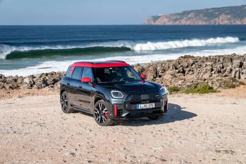 A bordo della nuova MINI Countryman John Cooper Works All 4, la più aggressiva di tutte