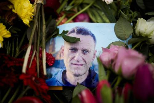 L'ultimatum alla madre di Navalny: "Tre ore per accettare il funerale segreto"