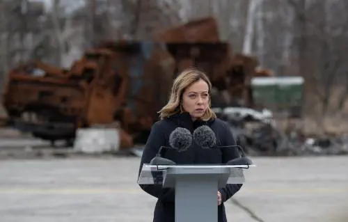 La Meloni vola a Kiev: "Questa terra è un pezzo di nostra casa e la difenderemo"