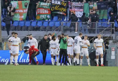 Serie B, in testa pareggiano tutte: ne approfitta il Venezia che vola al secondo posto