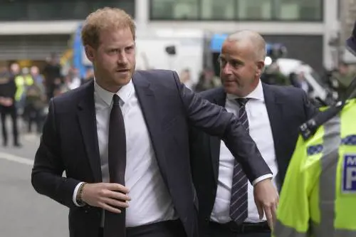 "Ha mentito sull’uso di droghe". Harry può perdere il visto Usa? 