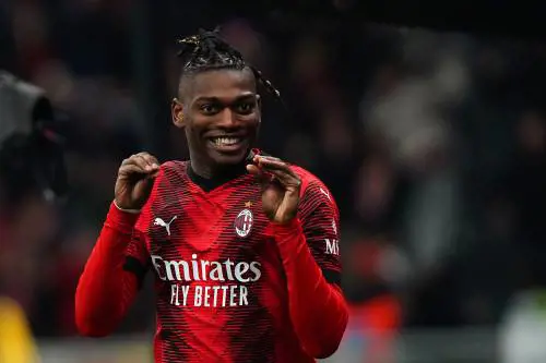 Leao e Dybala, il derby del sorriso che illumina il calcio