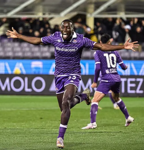 Il giovanissimo Kayode al primo centro in Serie A (via Acf Fiorentina)