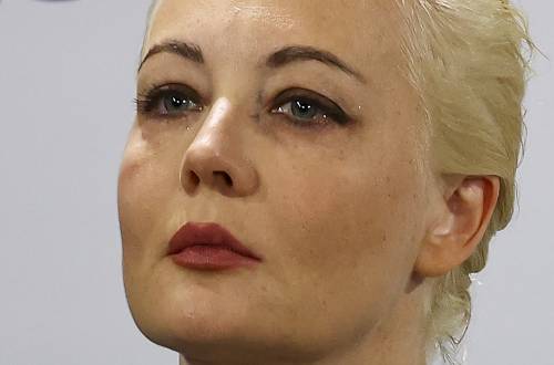 Yulia sfida lo Zar nel nome di Navalny: "Boicottate il voto, tutti alle urne alle 12"