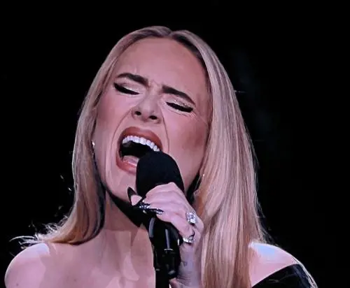 "Sto male", Adele costretta ad annullare le esibizioni di marzo