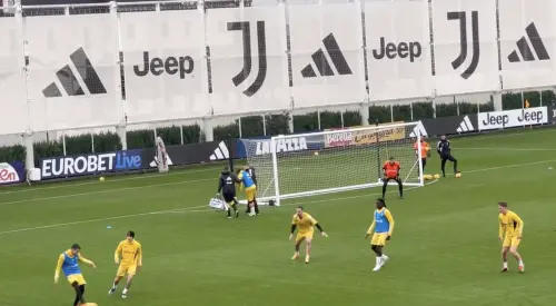 Tegola Juve: Chiesa si infortuna in allenamento