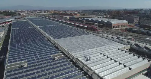 Gruppo Fs corre sui binari della sostenibilità. Via al piano del fotovoltaico