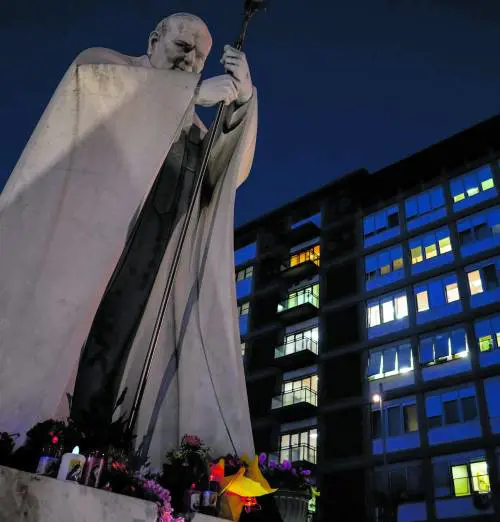 Le cure "gender" nell'ospedale del Papa. "La transizione? Giusto non ostacolarla"