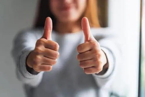 Giornata mondiale del complimento: modi, tempi ed espressioni curiose per complimentarsi