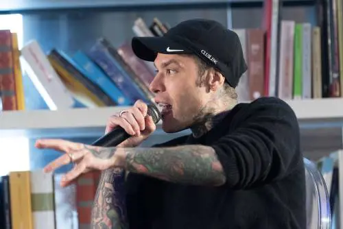 L'influencer, la dj, la tatuatrice: chi sono le ex di Fedez prima di Ferragni