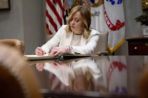 Il piano della Meloni per far schiantare il campo largo