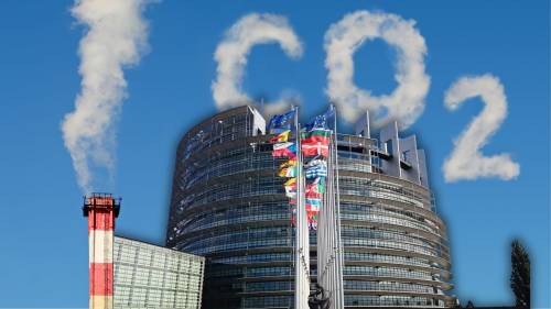 Emissioni di CO2, mai così alte come nel 2023: l’Ue si suicida per niente