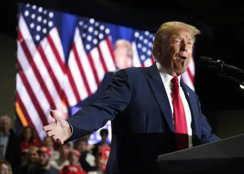 Trump domina ovunque alla vigilia del “Super Tuesday”: "Vittoria schiacciante"