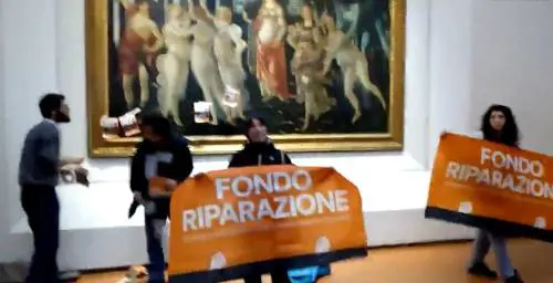 Nuovo blitz di Ultima Generazione agli Uffizi di Firenze. Volantini sulla Primavera di Botticelli
