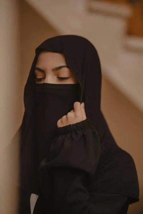 Il Garante boccia il niqab in classe: ostacola lo sviluppo