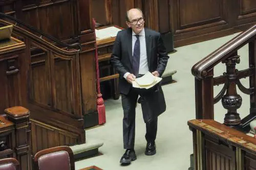 "De Raho sia ascoltato dalla commissione"