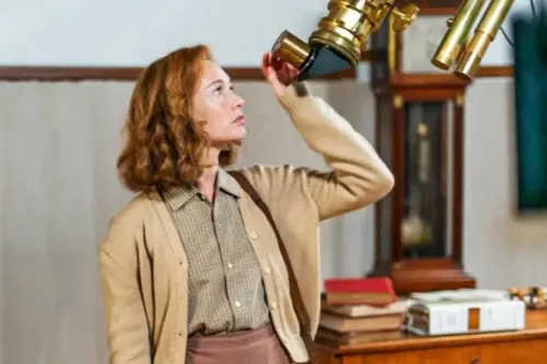 “Margherita delle stelle”, il ritratto di donna e astrofisica di Margherita Hack