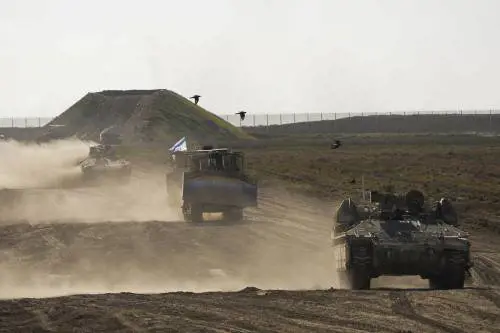 "Truppe al confine con Libano e Siria": l'ultima mossa di Israele