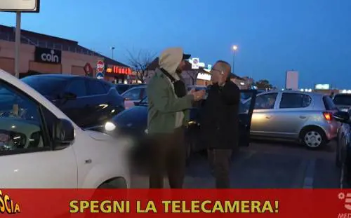 "Ti sparo in testa". Vittorio Brumotti minacciato per un posteggio