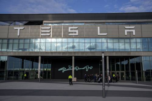 La "verde" Tesla sabotata dagli eco-terroristi tedeschi