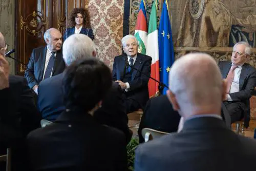 Mattarella difende la libertà di stampa. E sulle leggi: "Le firmo, non sono un sovrano"