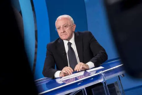 Covid, De Luca a processo. "Spreco da 3,7 milioni"