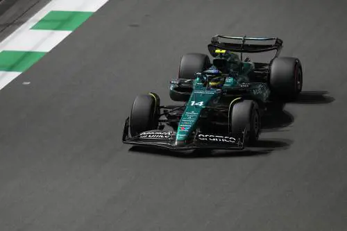 GP Arabia, prove libere: la Ferrari tiene il passo gara della Red Bull, staccate le Mercedes