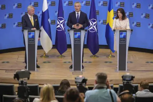 "Adesso la Nato è più forte". La Svezia entra nell'Alleanza