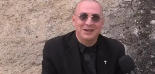 Nella comunità dell'ex don Minutella, sconsacrato da anni: vietato vedere le figlie. "Sei indemoniata, vattene satana"