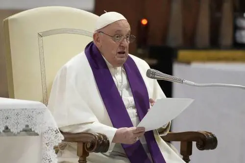 Papa Francesco all'Ucraina: "Abbia il coraggio di alzare la bandiera bianca"
