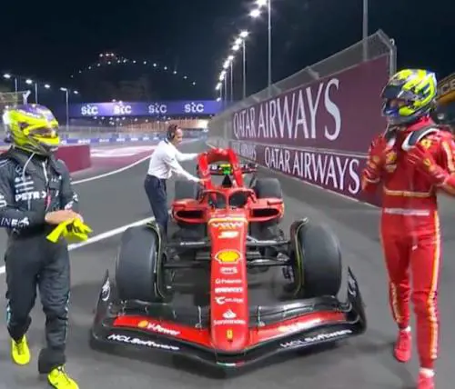 Max, sempre lui il padrone. E il bimbo Ferrari emoziona