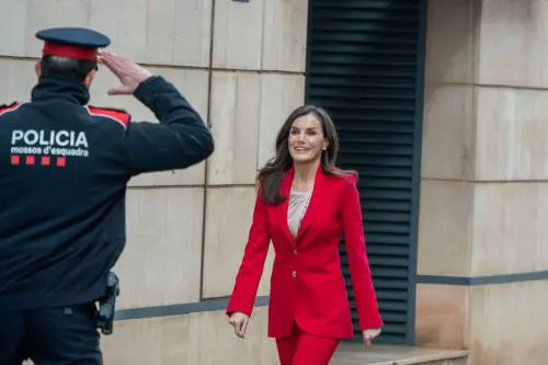 "Ha cancellato tutti i post". Il mistero del presunto amante di Letizia di Spagna