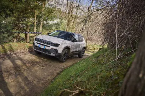 Jeep Avenger e-hybrid, primo contatto con la versione ibrida a 48 Volt