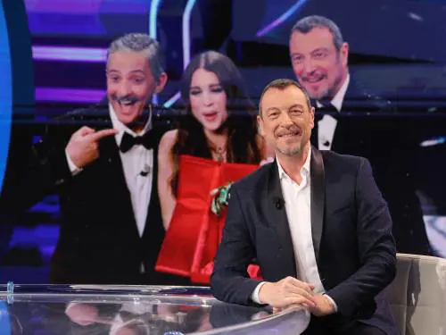 "C'è l'accordo con Amadeus". Poi la smentita: cosa succede al Festival 