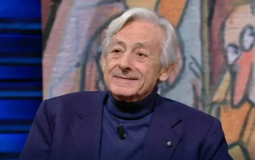 "Furba ma attorniata da fascisti". Leo Gullotta insulta la Meloni