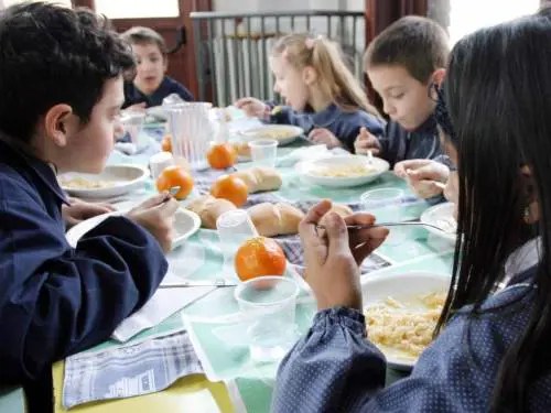 "Sempre più bambini costretti a digiunare per il Ramadan a scuola". L'allarme dei presidi