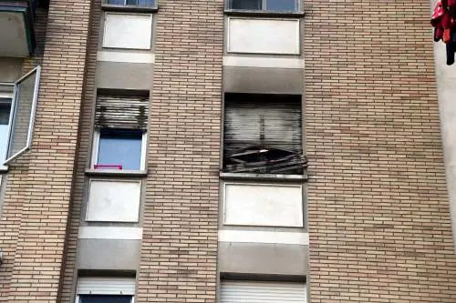 L'appartamento di Bologna dove si è sviluppato l'incendio