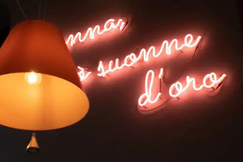 Sine, quando Napoli incontra il mondo