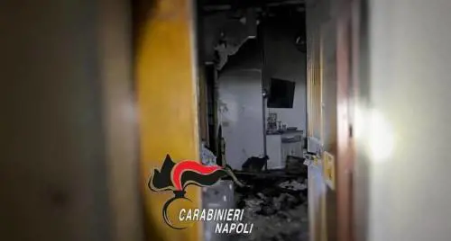 Carabinieri salvano anziana dalle fiamme. Meloni: "Sono grata per il coraggio e l'eroismo dimostrati"