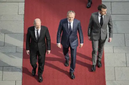 Prove di intesa Berlino-Parigi. "Una coalizione per le armi"