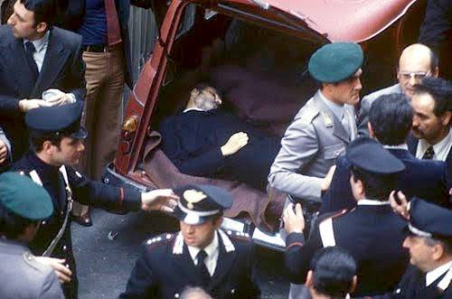 46 anni fa rapivano Moro e massacravano gli agenti della scorta