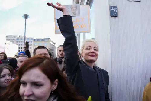 File a mezzogiorno e decine di arresti. La protesta dei russi nel nome di Navalny